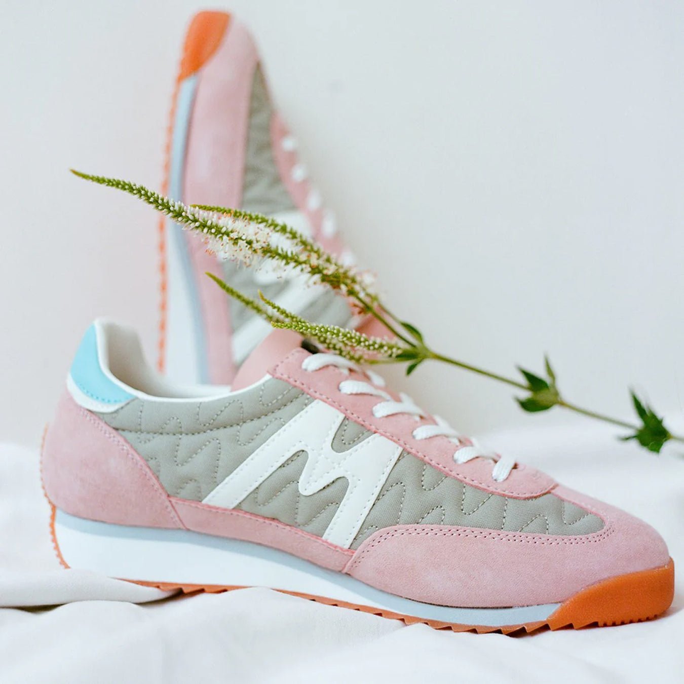 Karhu Womens Mestari Trainer Cameo Rose / White - pam pam