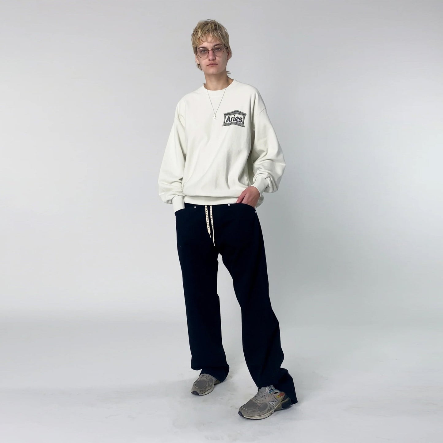 Aries Womens Premium Aged Temple Sweatshirt Off White - pam pam