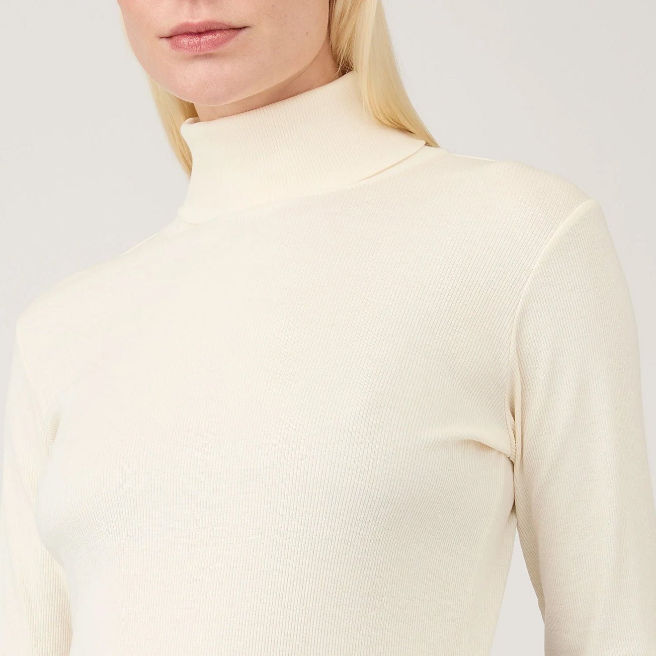 Sunspel Womens Rib L/S Roll Neck Ecru - pam pam