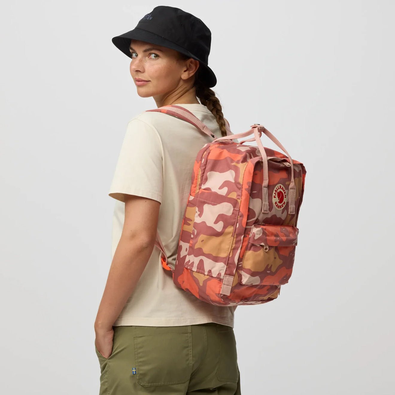 Fjallraven Kanken Graphics Laptop 15 Chalk Rose / Hidden Animals