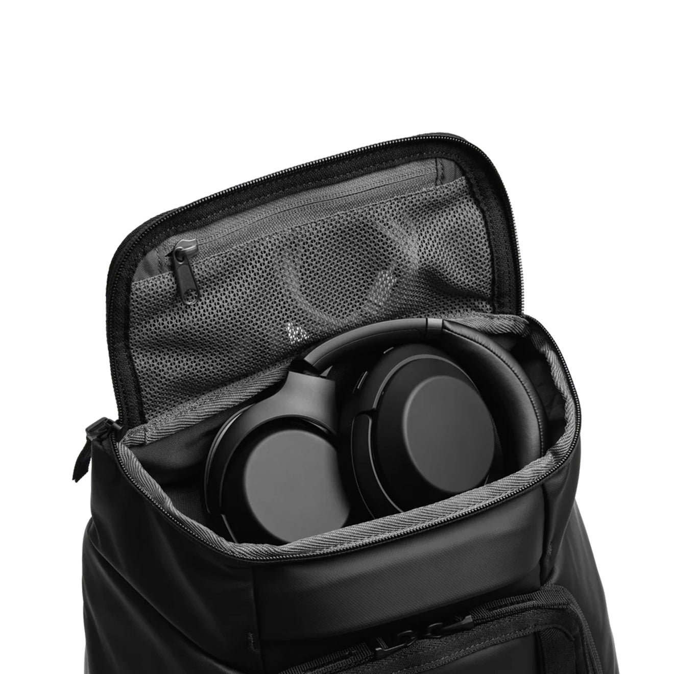 DB Hugger Backpack 20L Forest Green