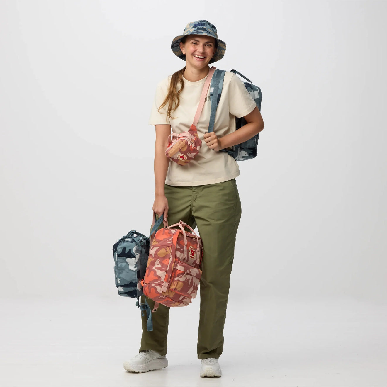 Fjallraven Kanken Graphics Backpack Chalk Rose / Hidden Animals - pam pam 