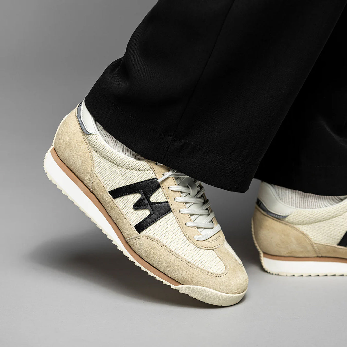 Karhu Womens Mestari Boulder / Jet Black - pam pam 