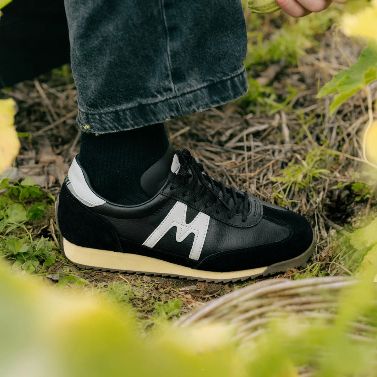 Karhu Womens Mestari Trainer Jet Black / Blanc De Blanc