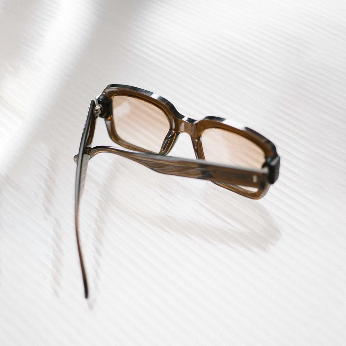 Monokel Eyewear Apollo Sunglasses Cola / Brown Gradient Lens