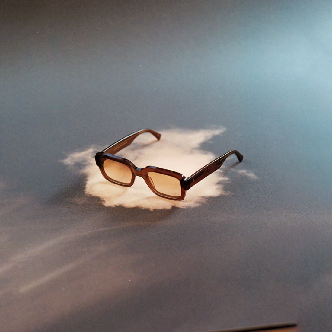 Monokel Eyewear Apollo Sunglasses Cola / Brown Gradient Lens