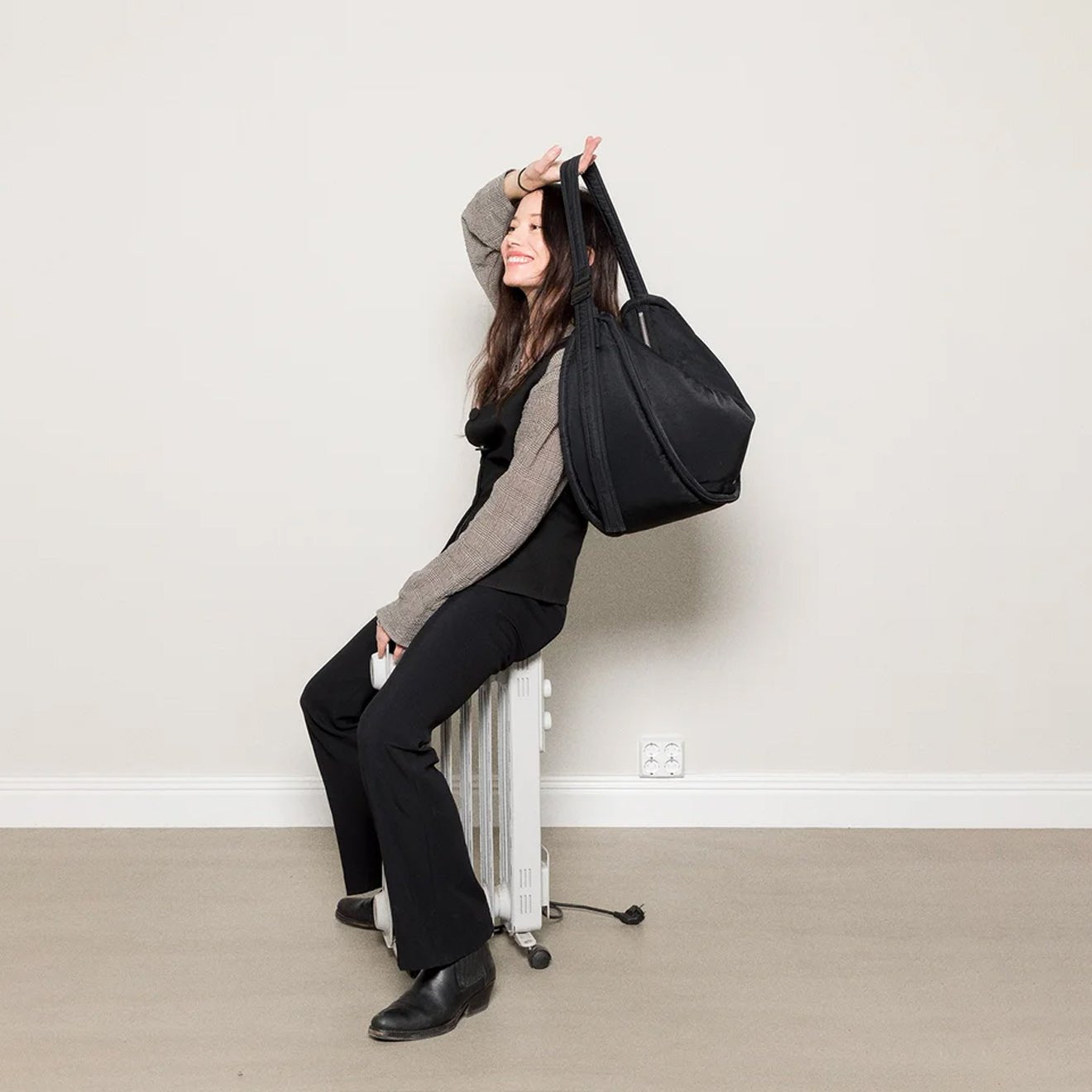 Sandqvist Curve Halfmoon Bag Black