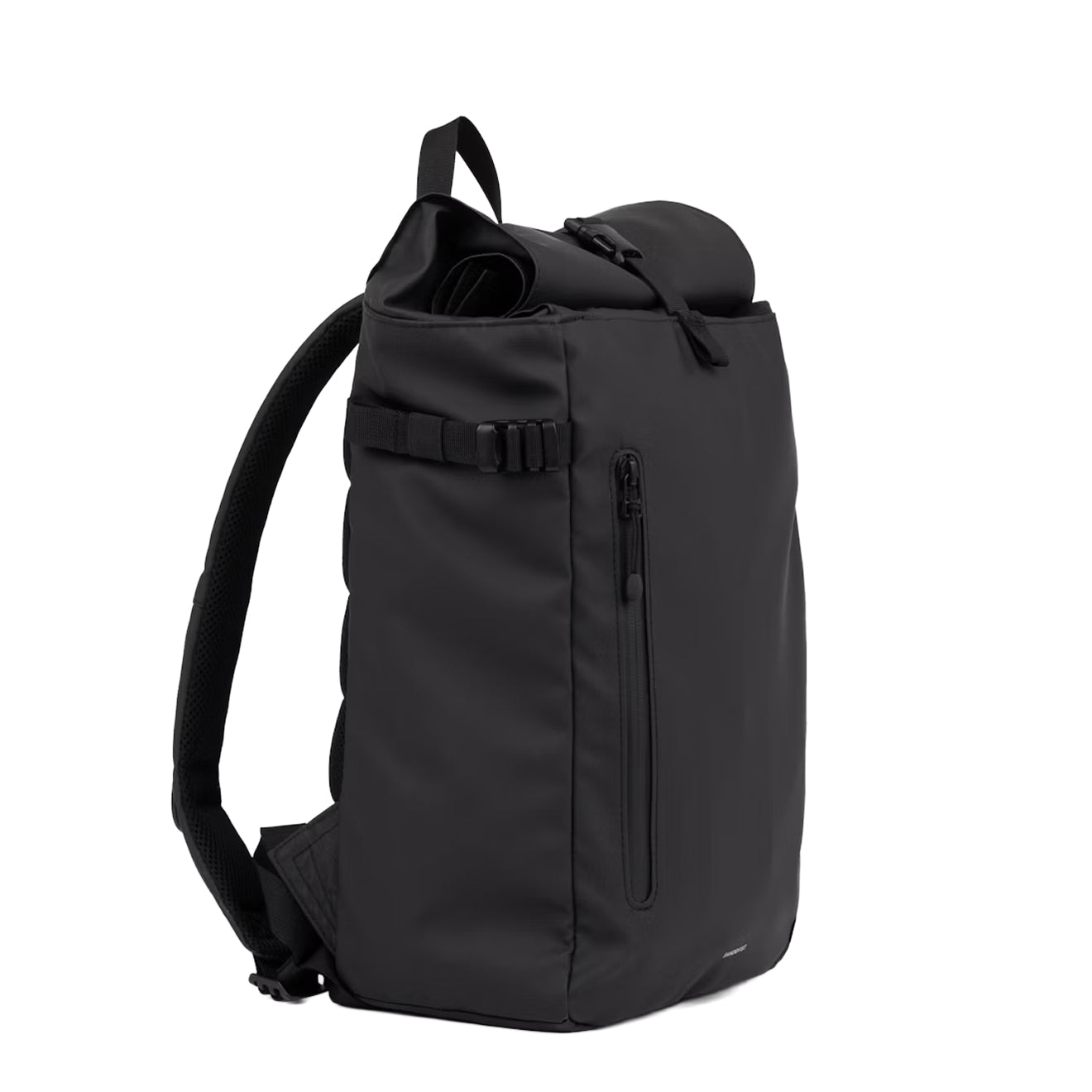 Sandqvist Stream Slim Rolltop Medium Black - pam pam 