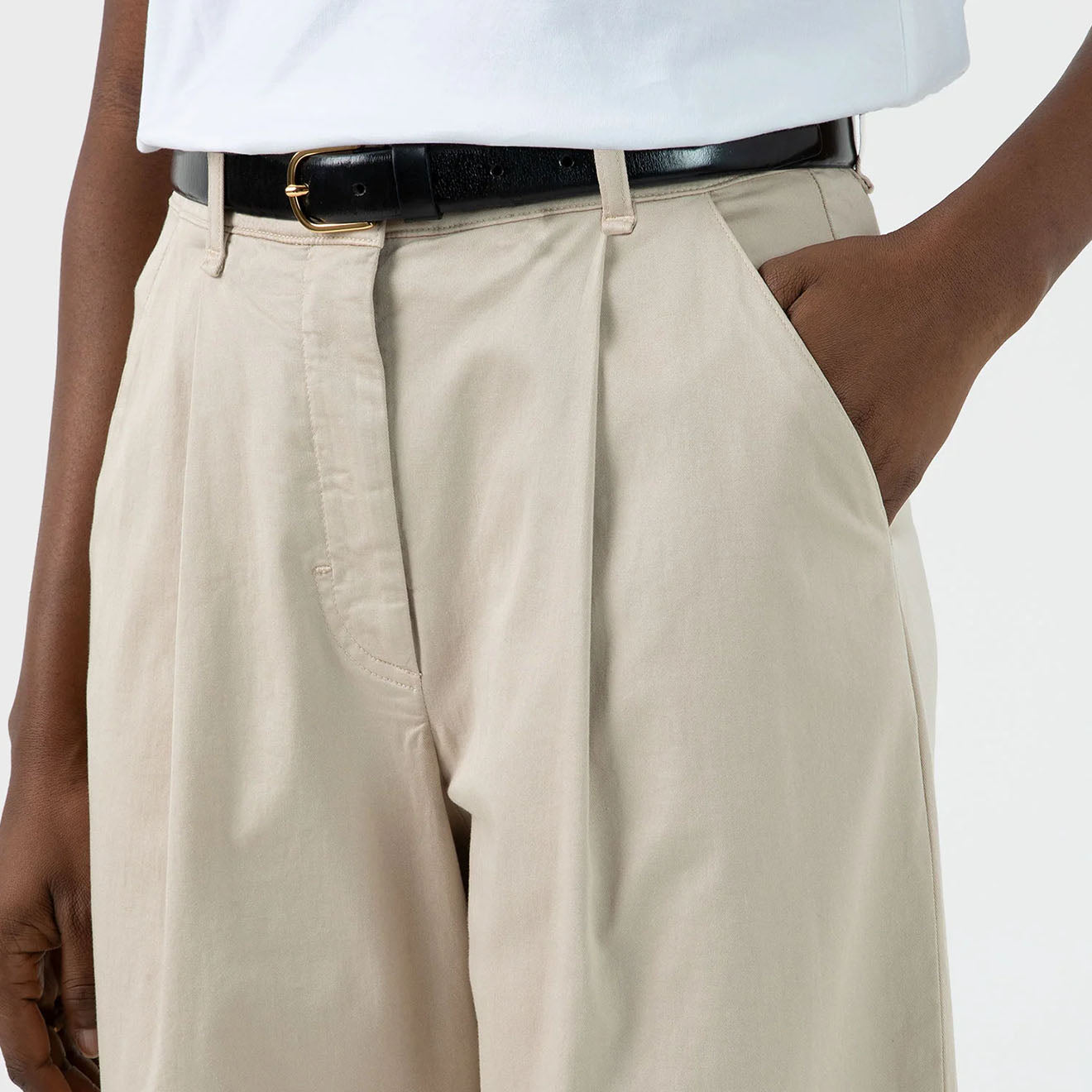 Sunspel Womens Pleated Chino Light Stone