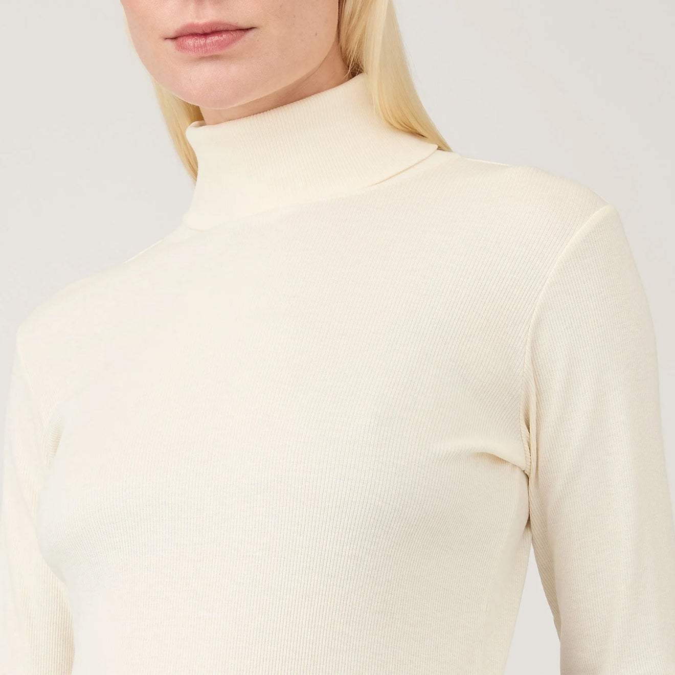 Sunspel Womens Rib L/S Roll Neck Ecru - pam pam 