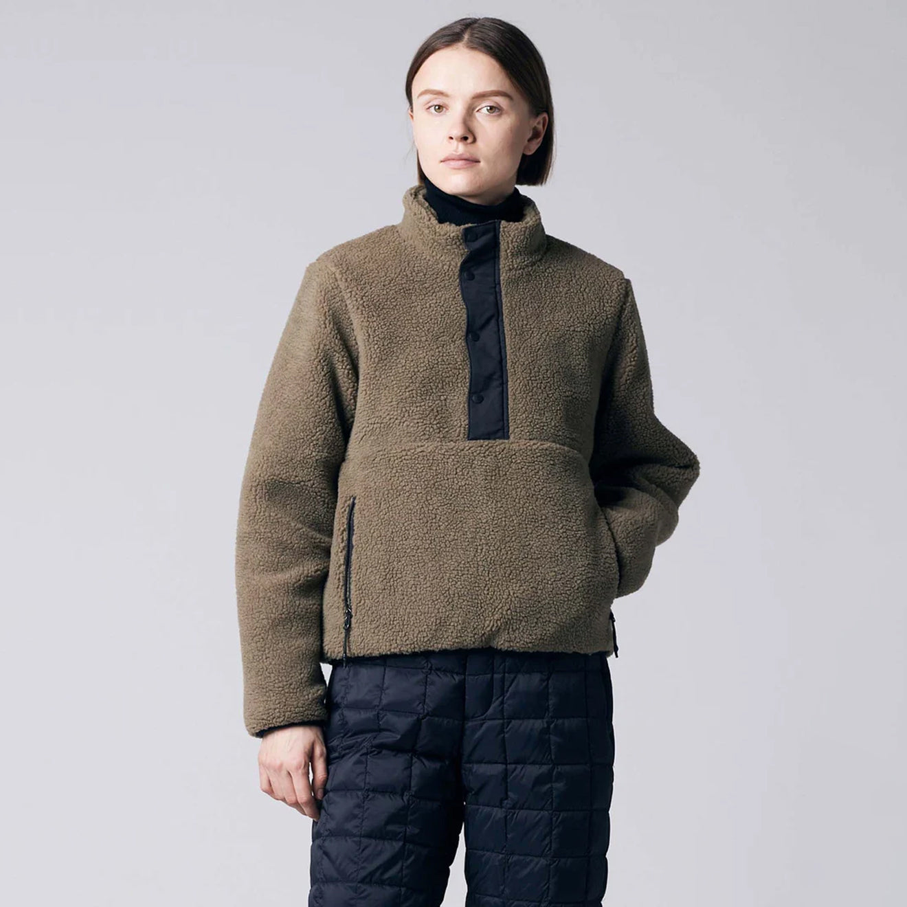 Taion Womens Pull Over Boa Hi Neck Jacket Dark Beige / Black