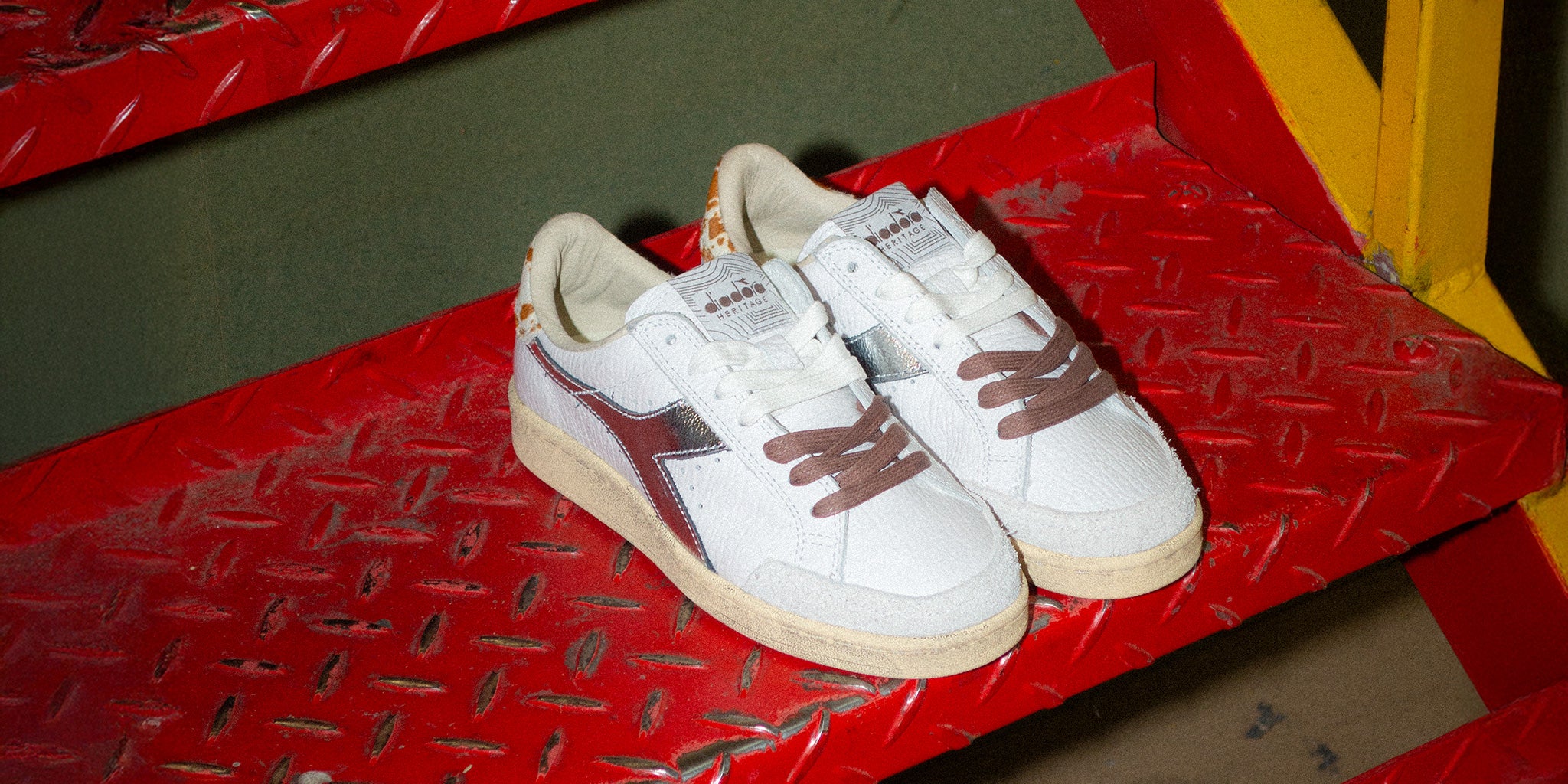 DIADORA